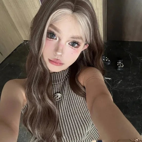 Lace front synthetic curly wig with gray gold highlights, 30cm length, natural-looking hairpiece
