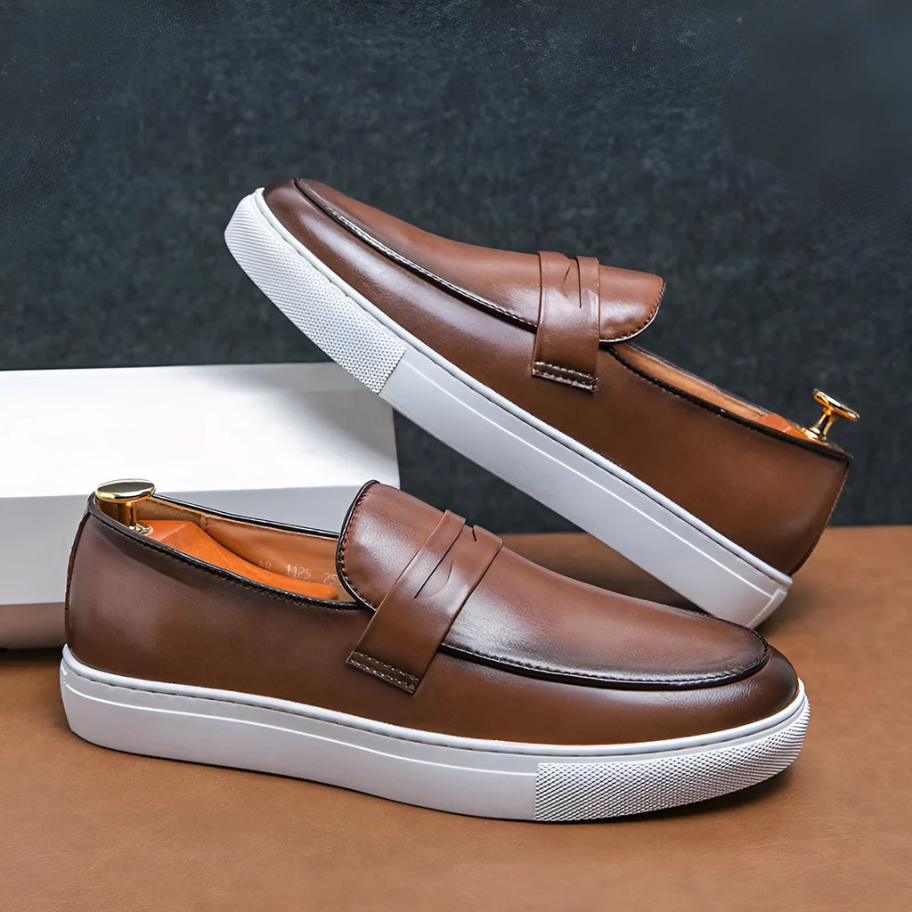 Men's plus size board shoes in black with flat heel, round toe, and artificial PU upper, shown on a neutral background.