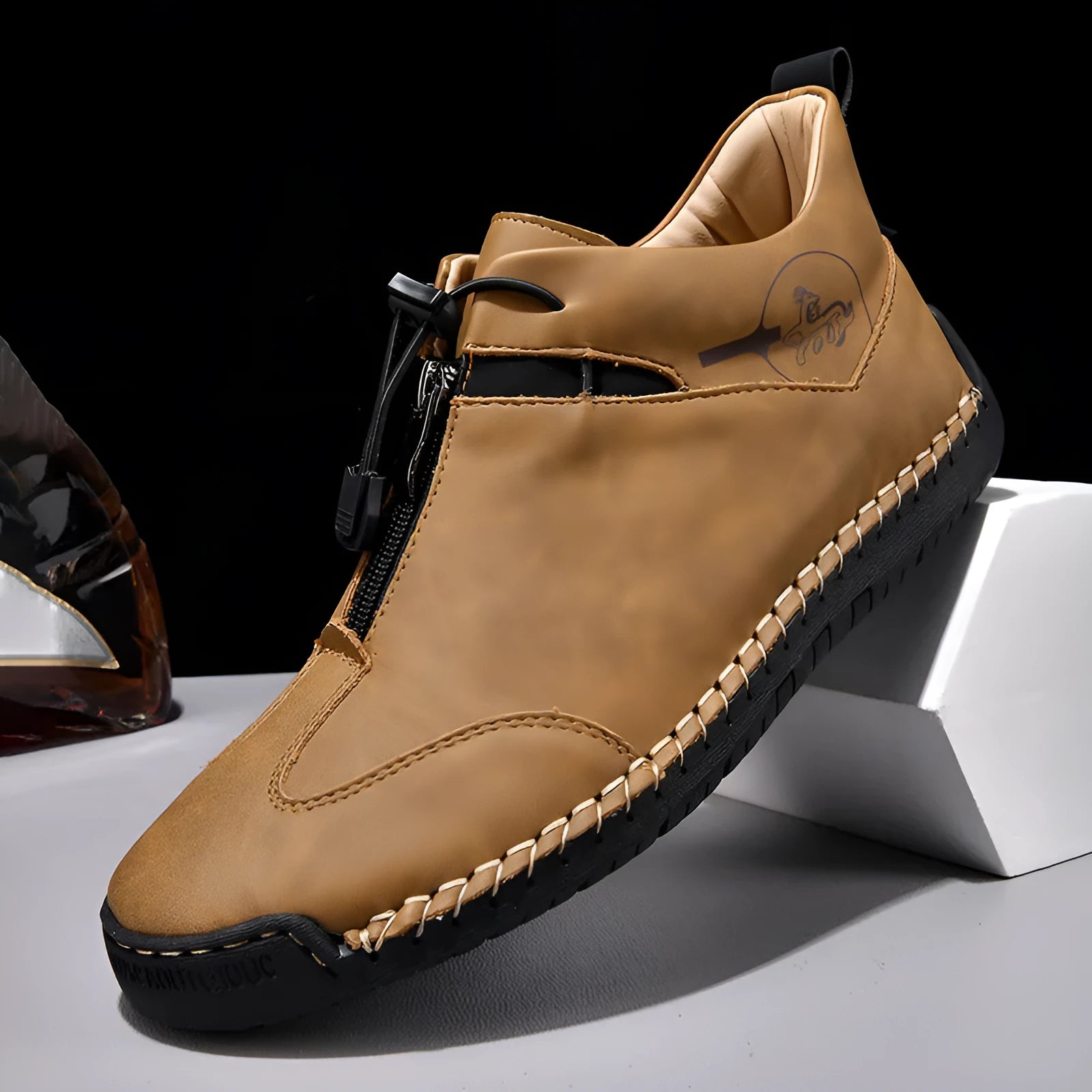 Men's casual leather shoes with pointed toe and mid-heel in black, blue, green, or khaki colours