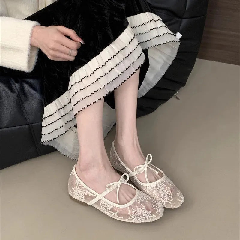 Flat lace mesh Mary Jane evening shoes in pink with breathable upper and 3-5 cm heel