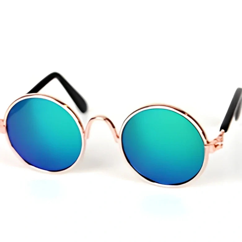 Spring-loaded adjustable pet sunglasses with metal frame and AC resin lenses for cats