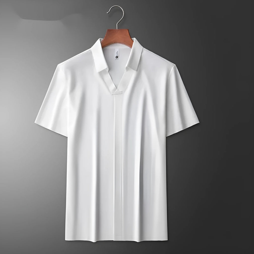 Men's lapel collar polo t-shirt in cotton blend fabric showing slim fit cut