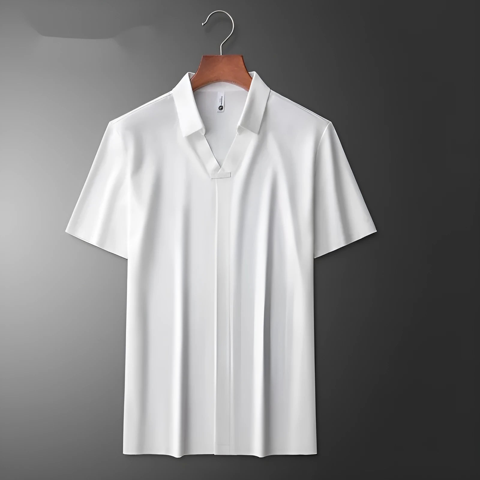 Men's lapel collar polo t-shirt in cotton blend fabric showing slim fit cut
