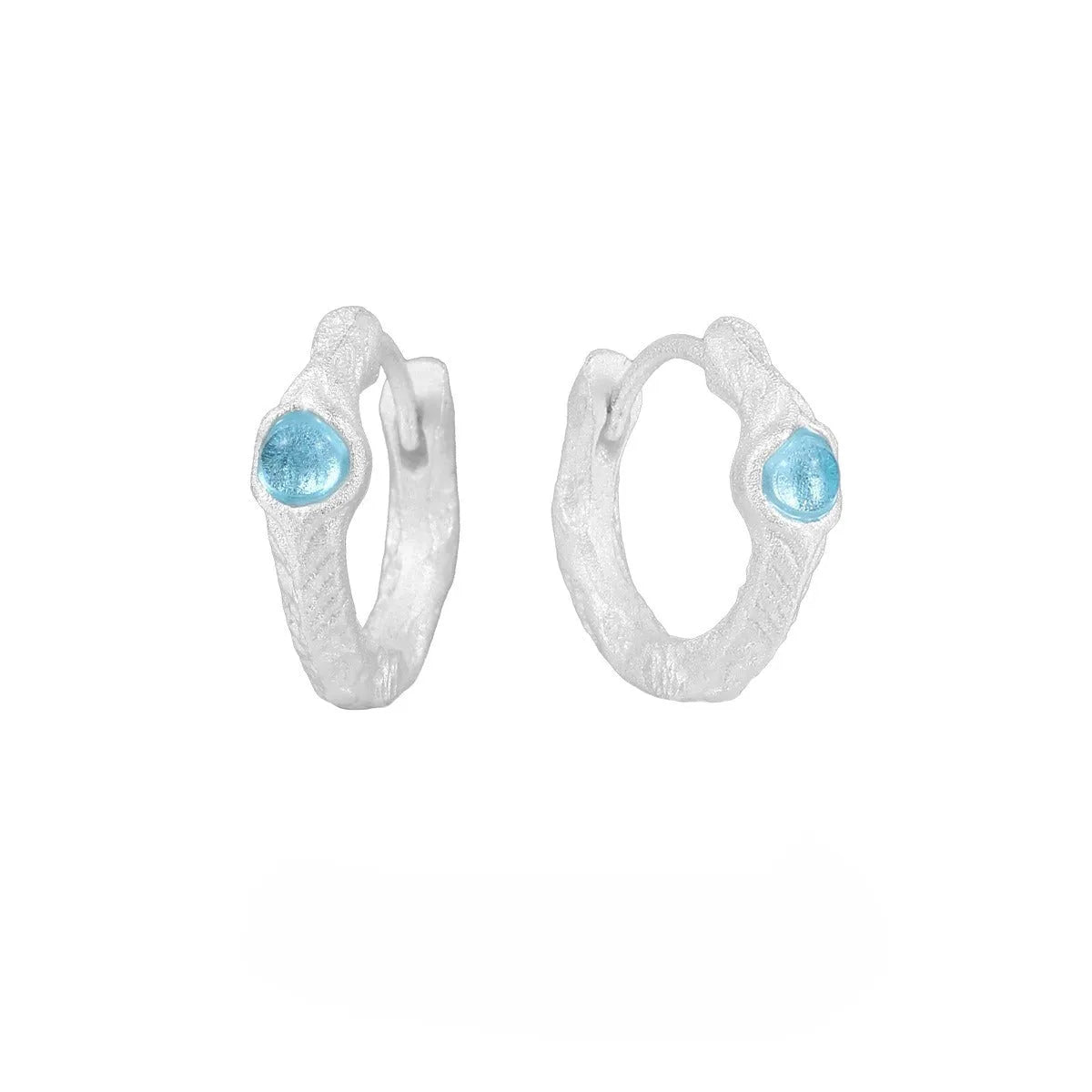 Burnt silver geometric ear clips with round design on 925 silver base