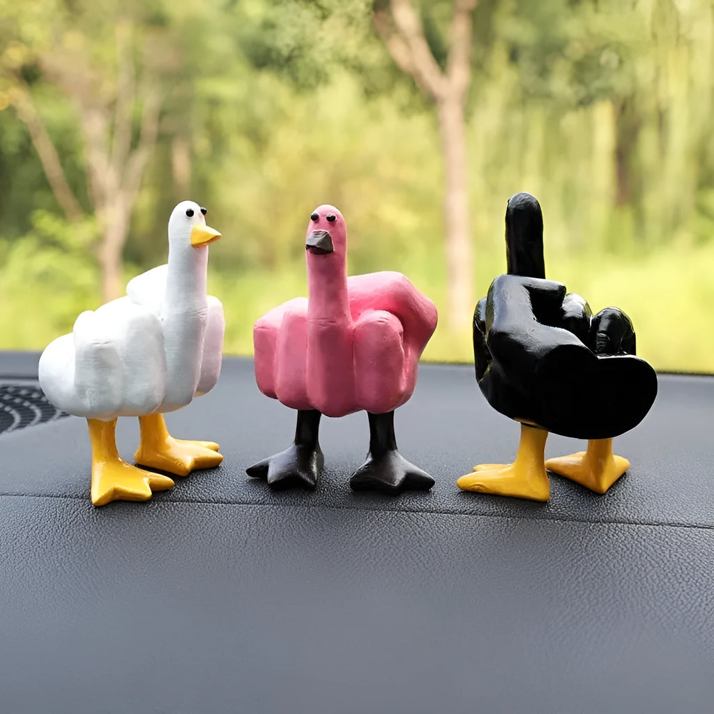 Creative vertical middle finger duck car ornament resin 5x7.7cm cartoon design