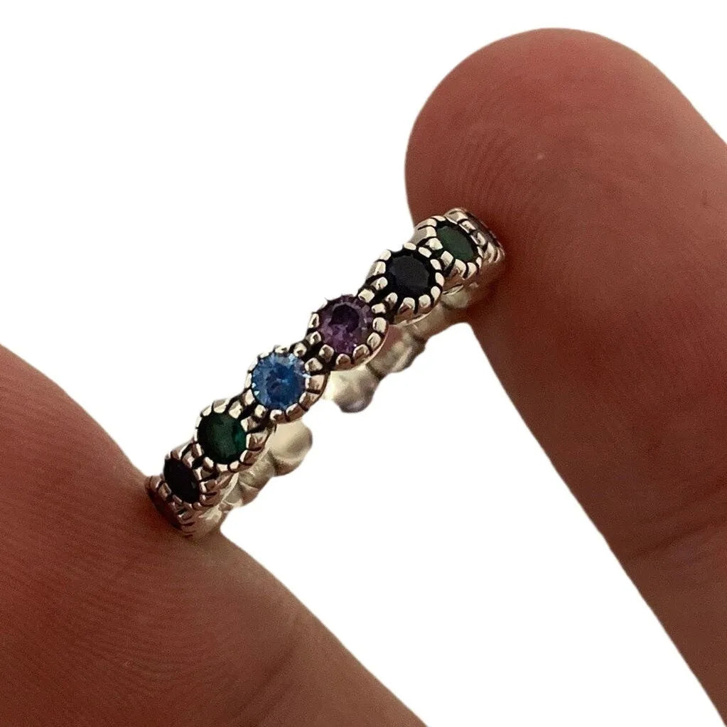 Women's adjustable ring with round zircon stone in retro silver colour and geometric design