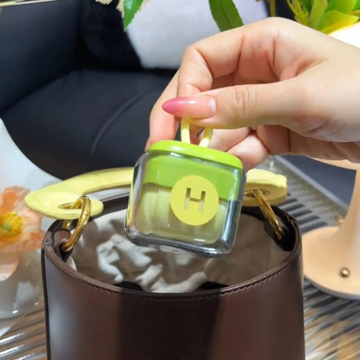 Green and yellow portable lint remover ball with ABS TPE material for gentle fabric care