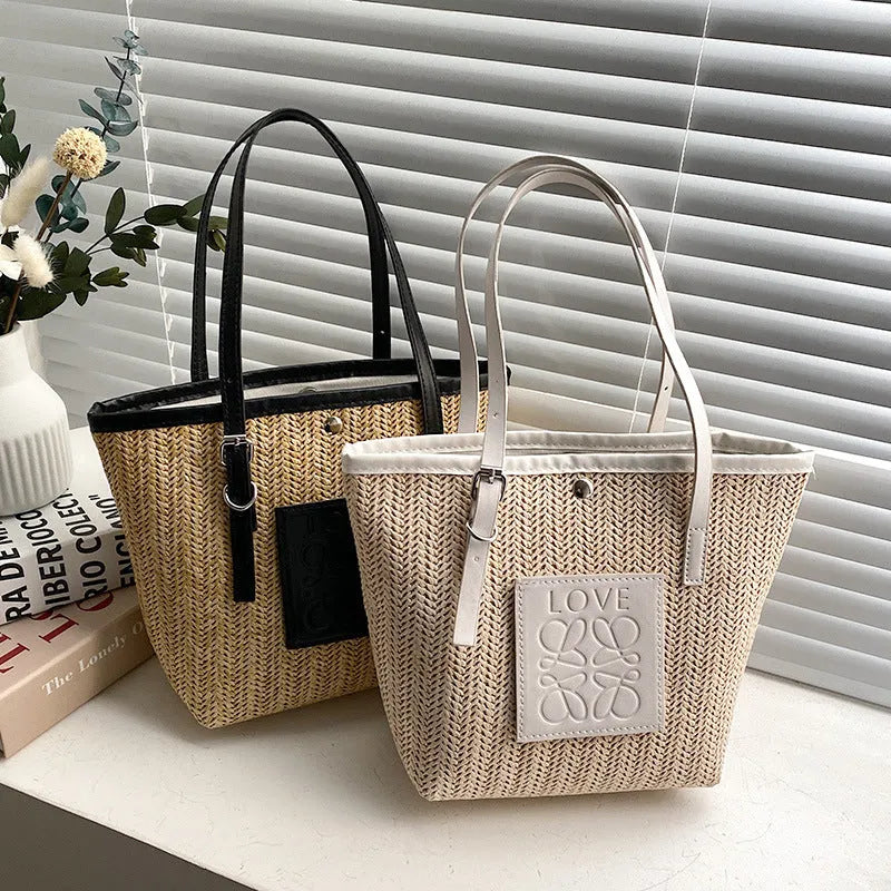 Women's straw woven shoulder bag in European retro style with three-dimensional pockets