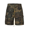 Men's camouflage multi-pocket work shorts with cropped length and mid waist design