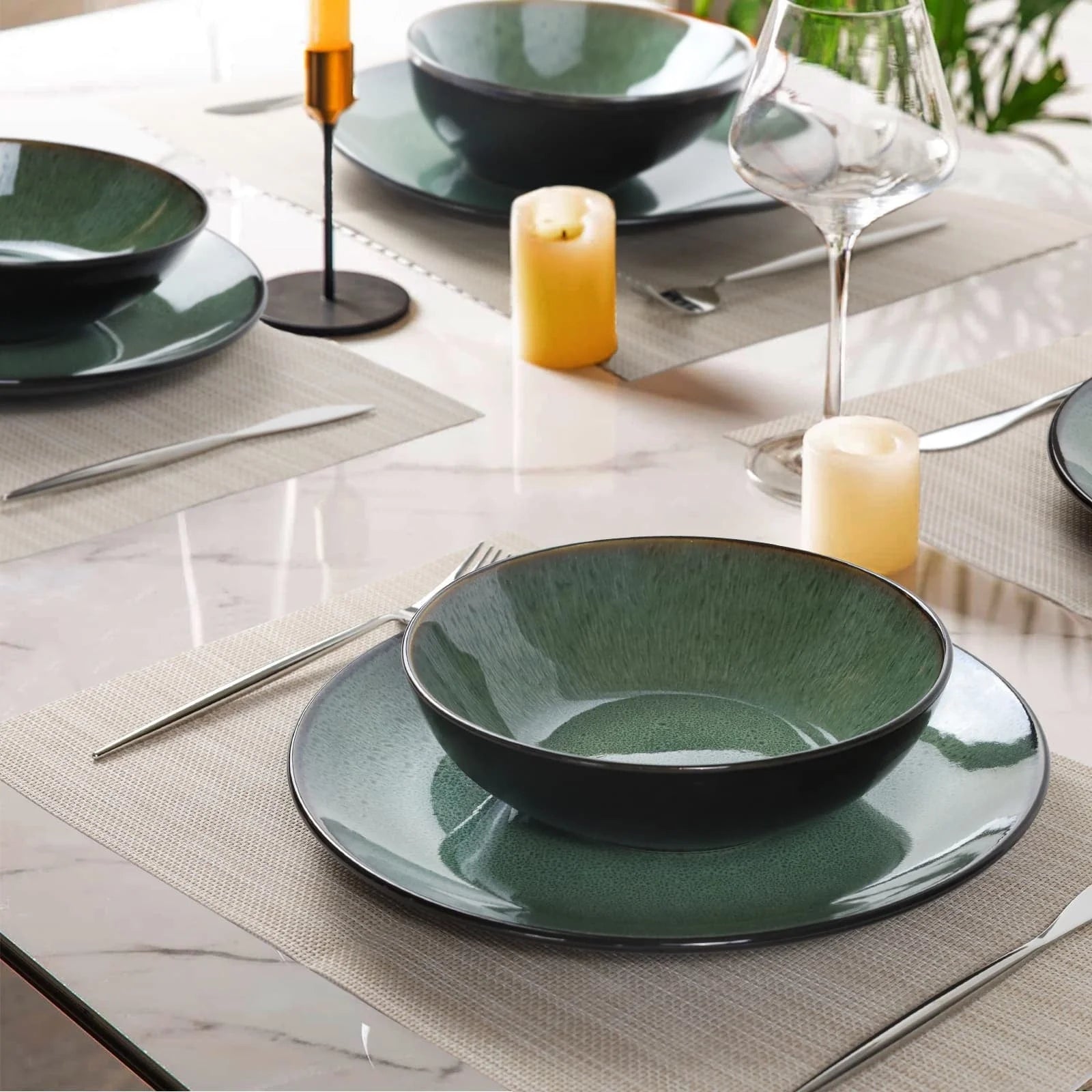 Set of 6 ceramic plates for steak, salad, and more, microwave and dishwasher safe