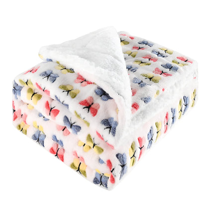 Thickened flannel polyester blanket in twist blue geometric pattern, weighing 1kg with coral fleece texture