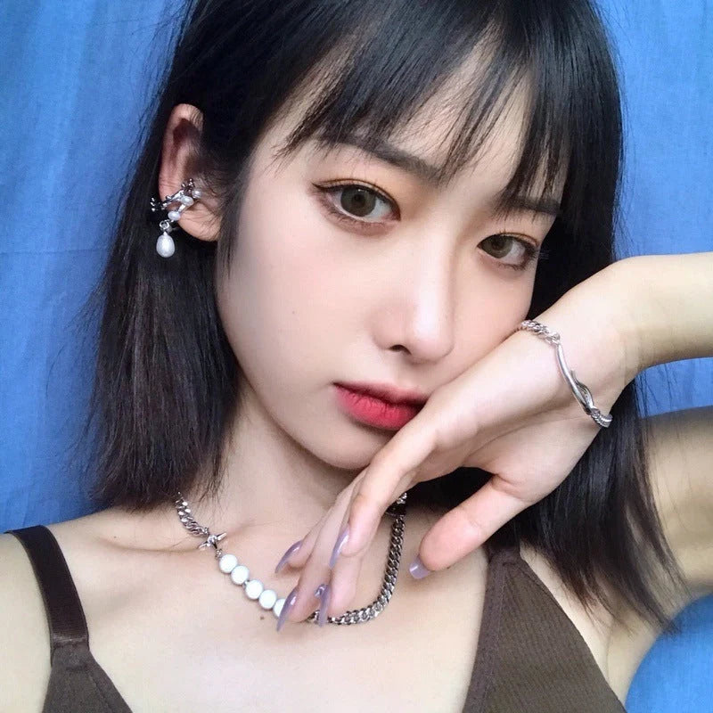 Women's geometric gold-plated copper bracelet with minimalist design