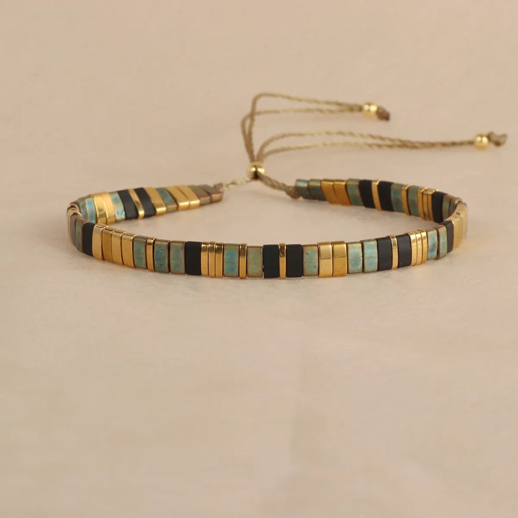 Geometric glass beaded bracelet in five colours for European American fashion