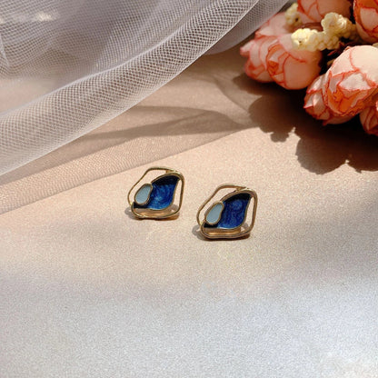 S925 silver stud earrings with geometric design for women