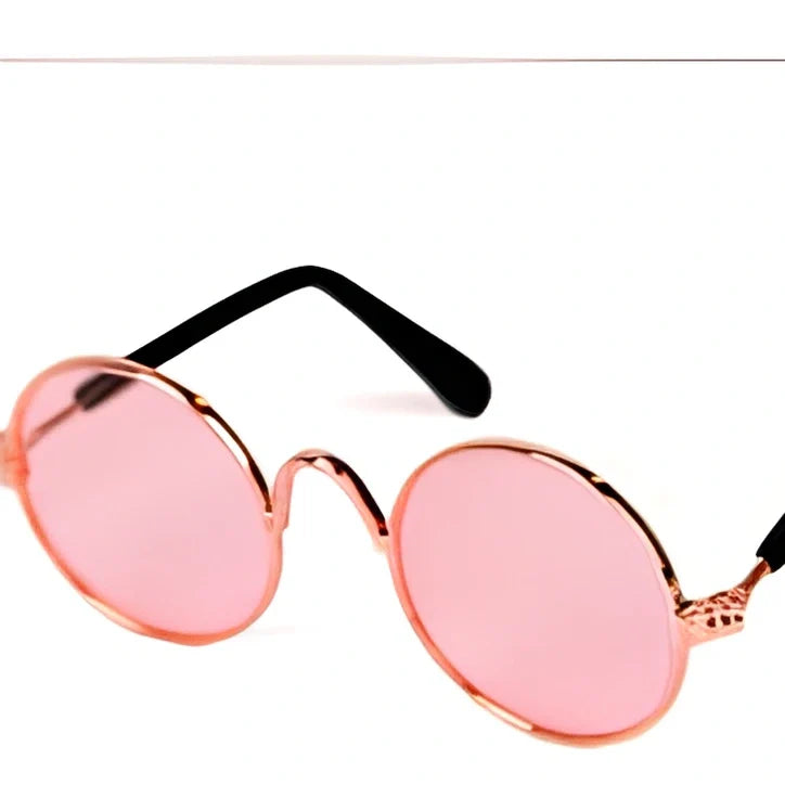 Spring-loaded adjustable pet sunglasses with metal frame and AC resin lenses for cats