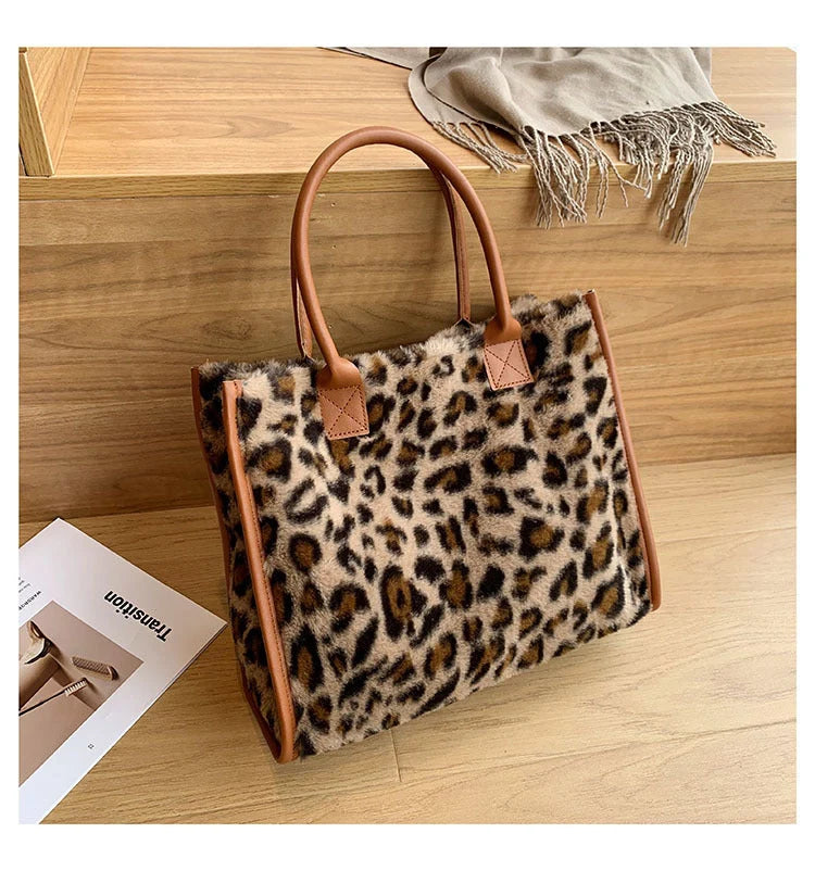 Korean style large-capacity handbag in leopard print with magnetic buckle