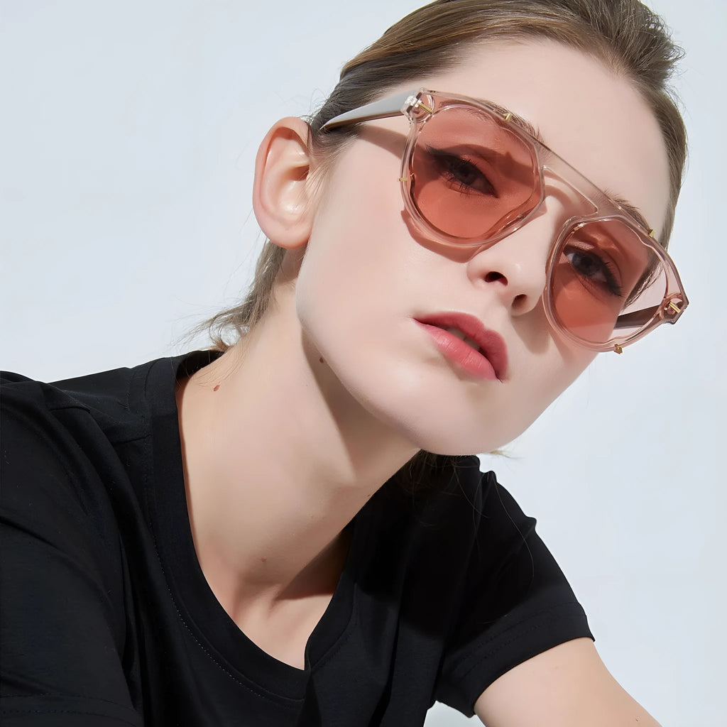 Women's vintage sunglasses with PC frame and AC lens in transparent colour