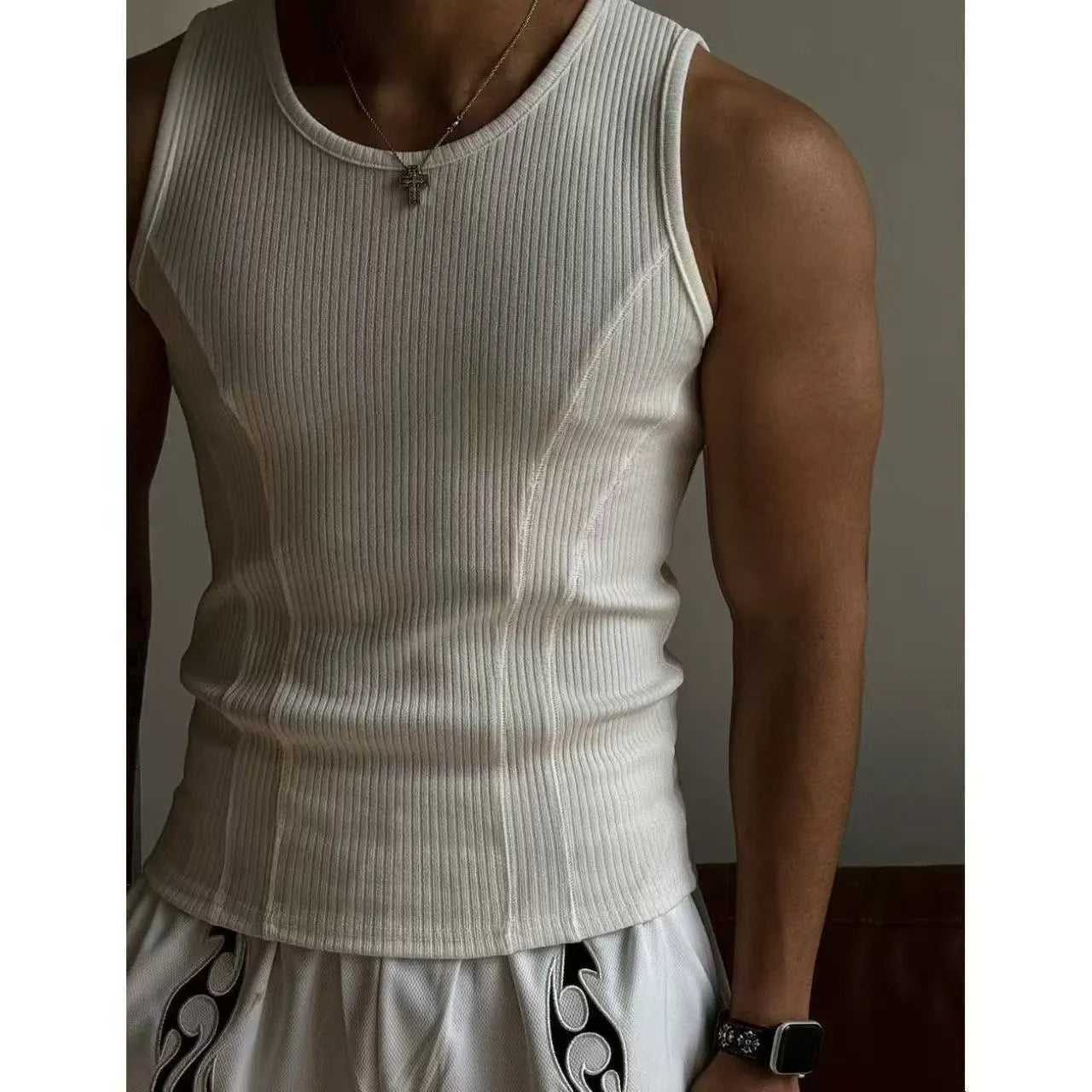 Men's black fitted polyester tank top vest with I-shaped design for summer sports