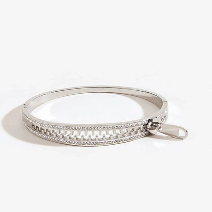 Titanium steel zipper bracelet for girls with unique niche design in golden and silver finishes