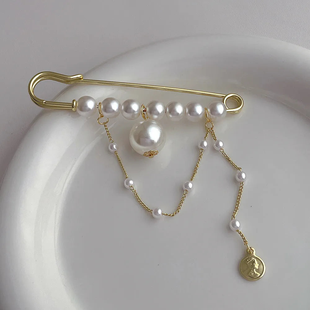 Ins Style Retro stick pearl brooch on metal base, unisex decorative pin with electroplated finish