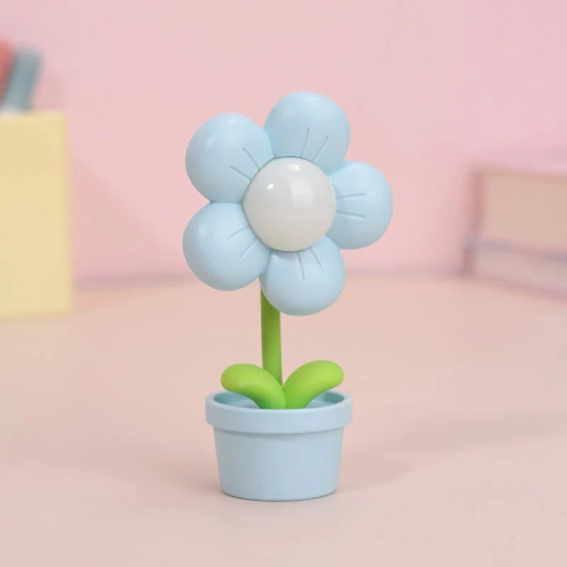 Mini Flower Night Lamp in flower shape with adjustable warm light