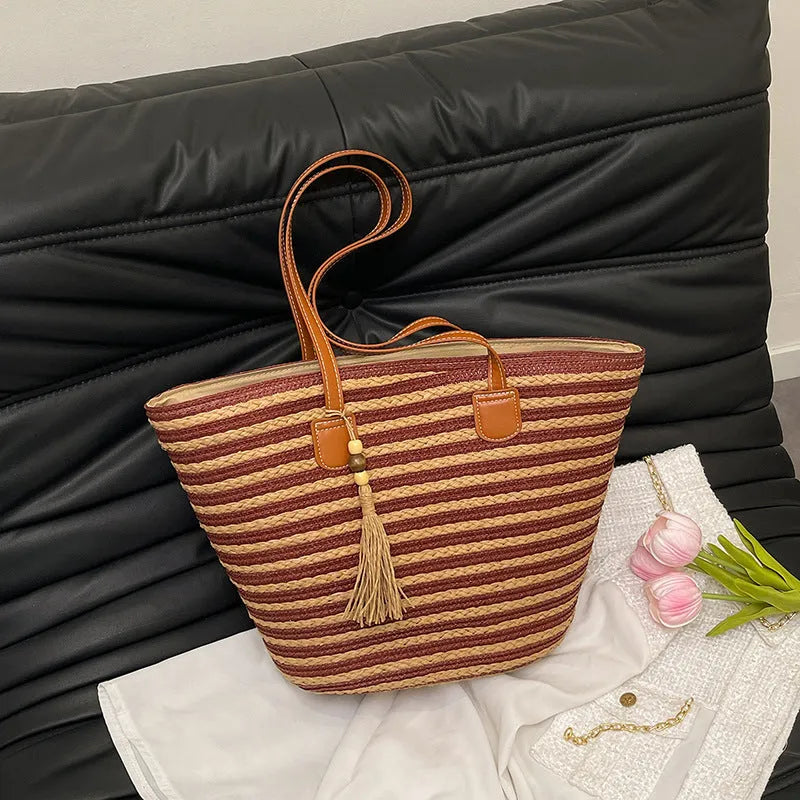 Woven large capacity women's tote bag in contrast colour with oval shape and zipper pocket