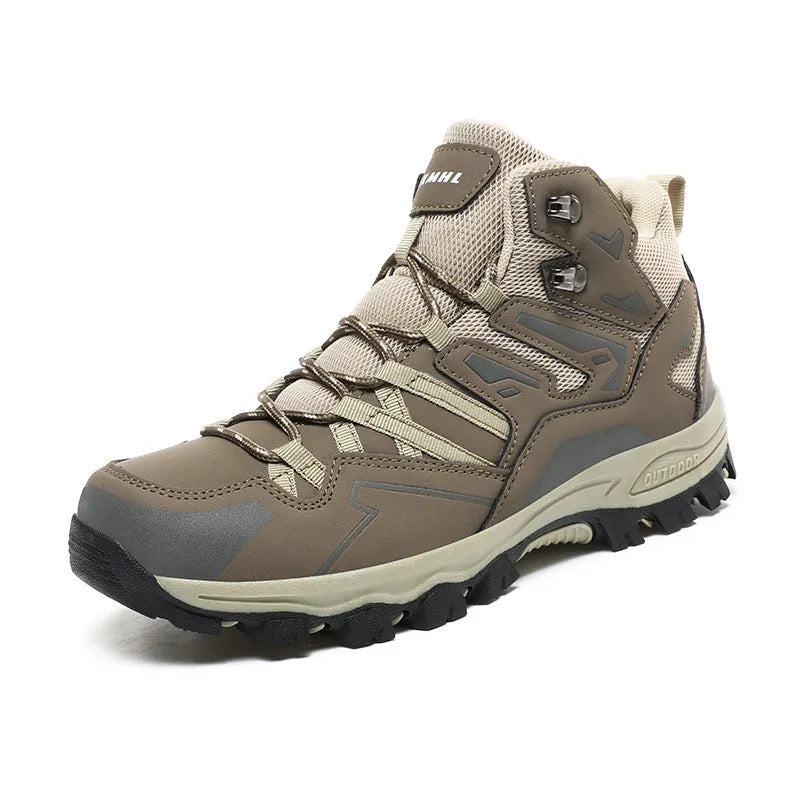 Low-top outdoor hiking shoes with lace-up front in multiple colour options