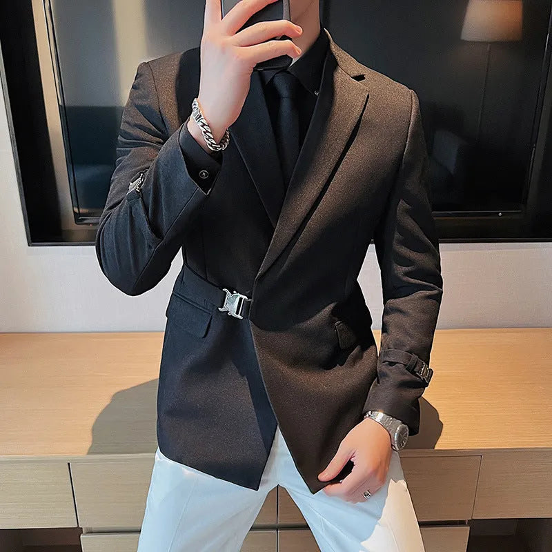 Men's British style slim fit solid colour suit coat with yarn-dyed fabric and buckle design
