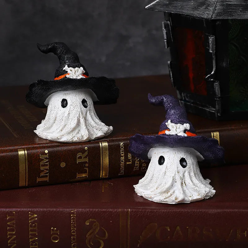 Resin wizard hat ornament in black or purple colour for Halloween Christmas decoration