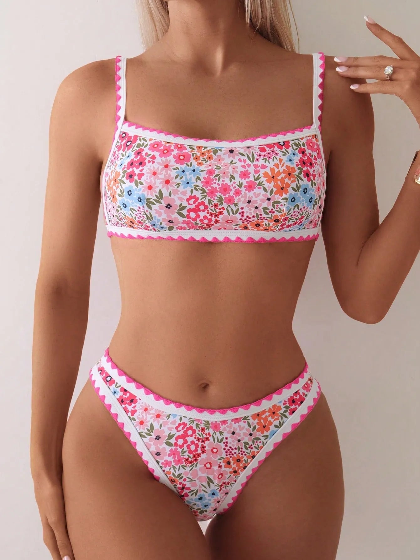 Women's printed lace-up bikini with split-leg briefs for swimming