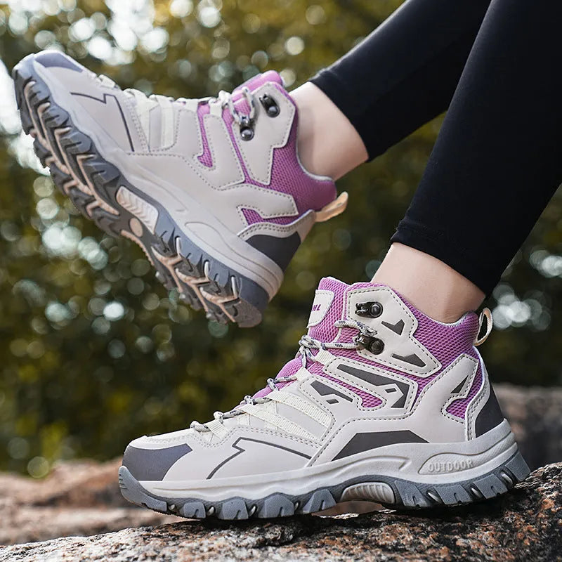 Low-top outdoor hiking shoes with lace-up front in multiple colour options