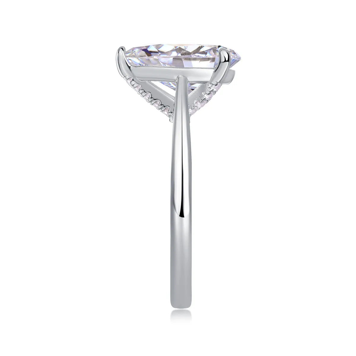 Heart-shaped pear-cut moissanite wedding ring set in S925 silver with platinum plating on white background