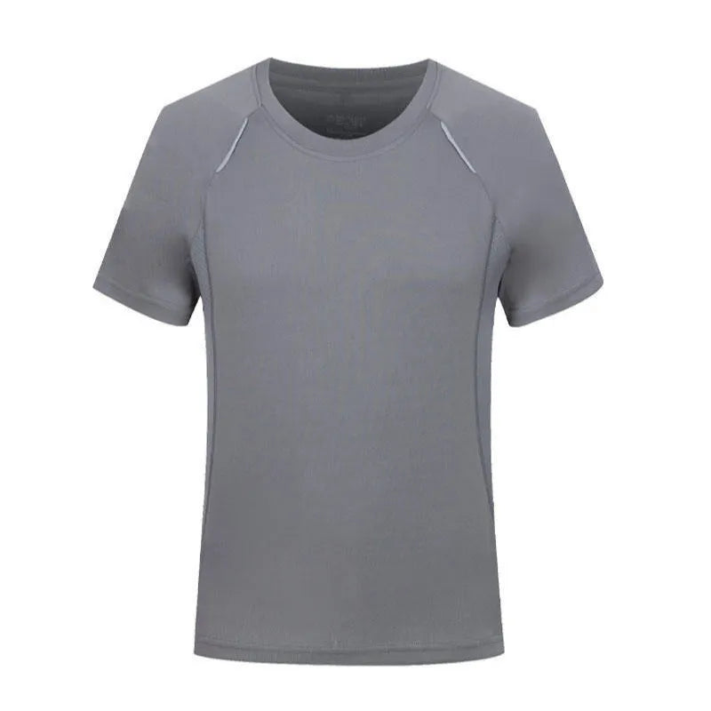 Slim fit solid colour T-shirt in viscose quick-dry fabric on a hanger.