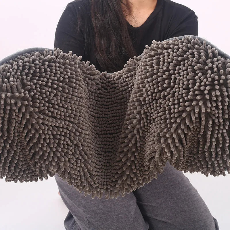 Grey pet scrubbing towel for cats, 35x80cm, made from absorbent fibre with gloved design
