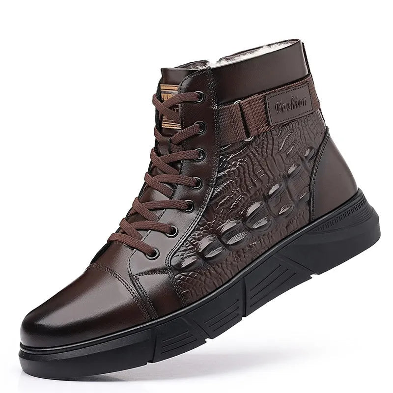 Genuine leather snow boots with fur lining and rubber soles in black or brown velvet