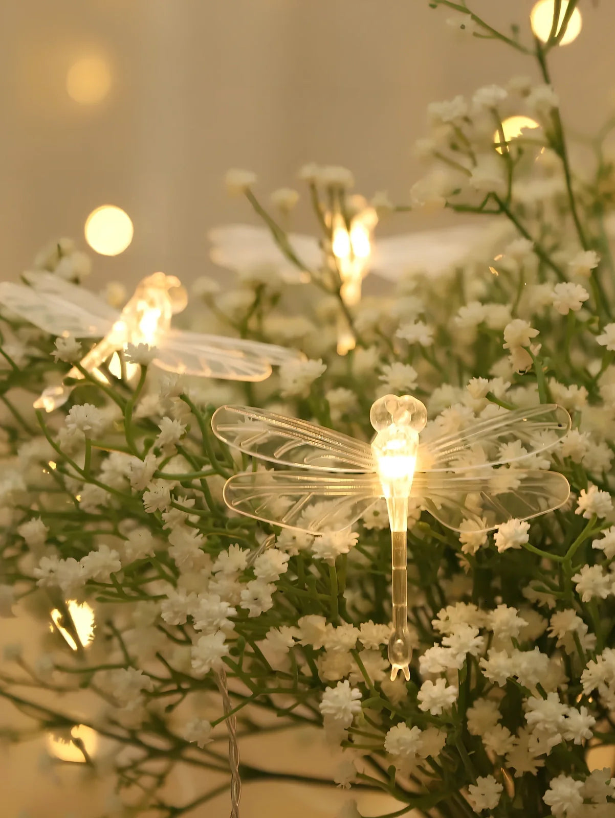 3-metre butterfly light string with 20 LEDs spaced 15cm, featuring 4.5x6cm accents, battery operated for Christmas decor