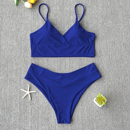 Women's two-piece swimsuit in rose red with polypropylene fibre fabric that resists chlorine