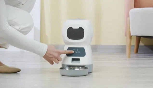 White ABS pet automatic feeder with button or WiFi control, suitable for dogs and cats