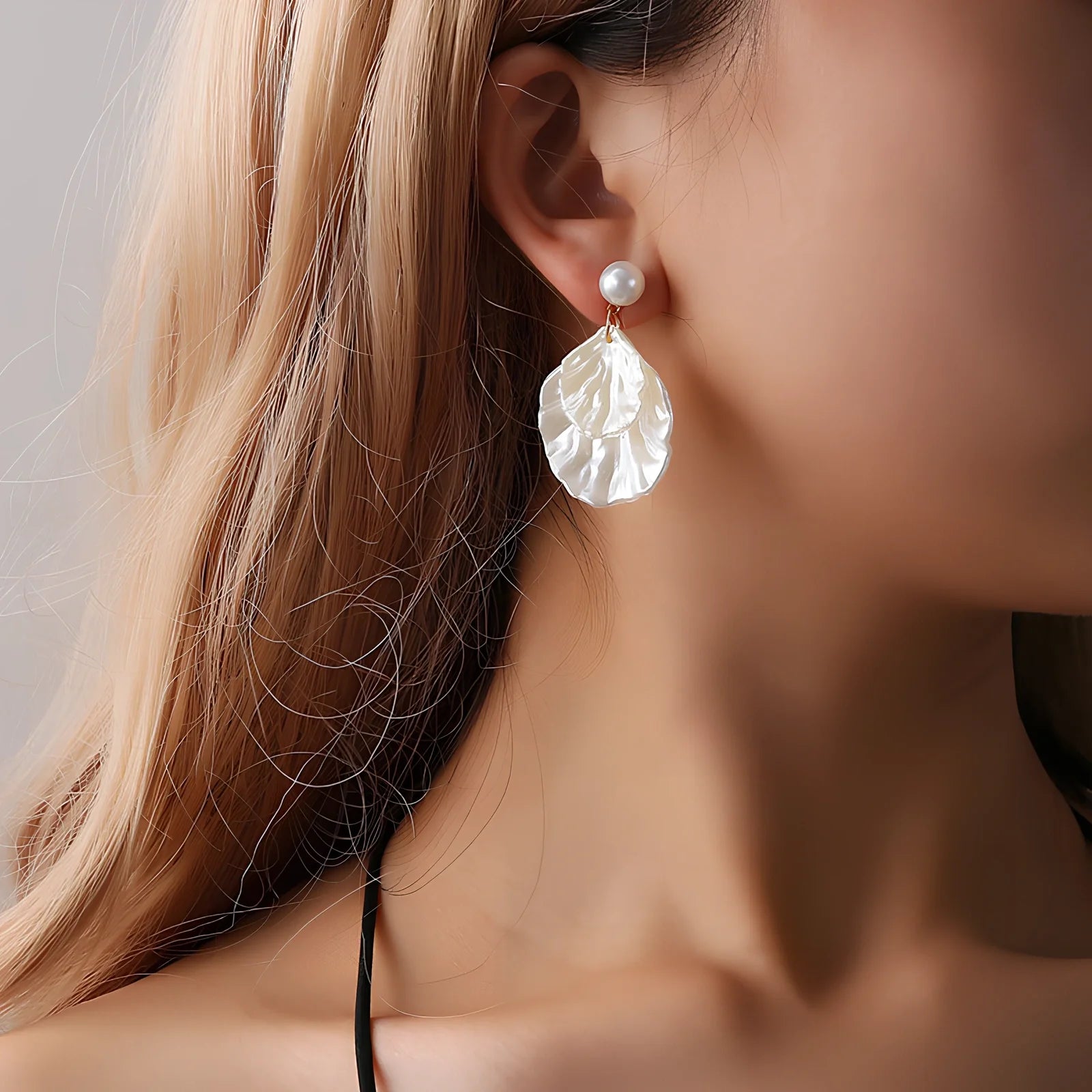 Women's acrylic pearl shell earrings with 5.2g lightweight design and shell shape