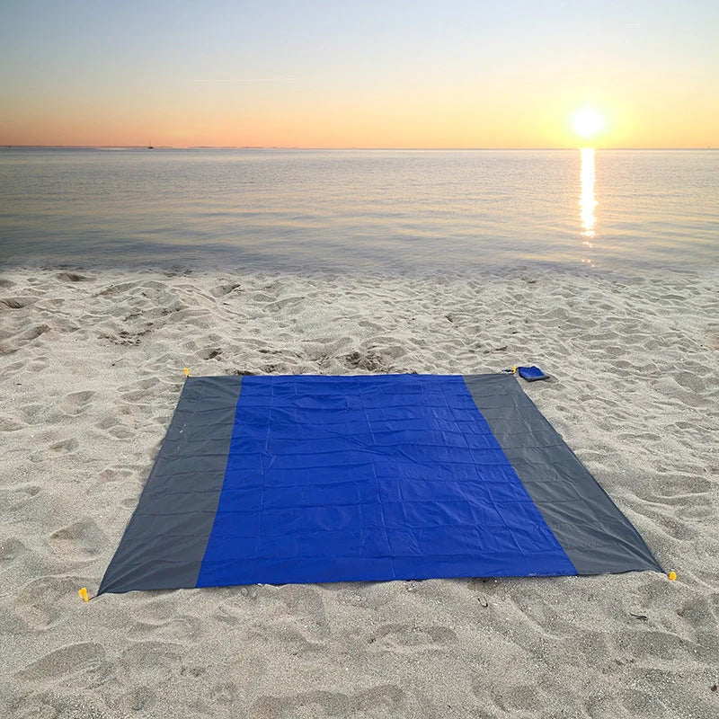 Foldable two-colour waterproof picnic mat for outdoor camping in vibrant colours