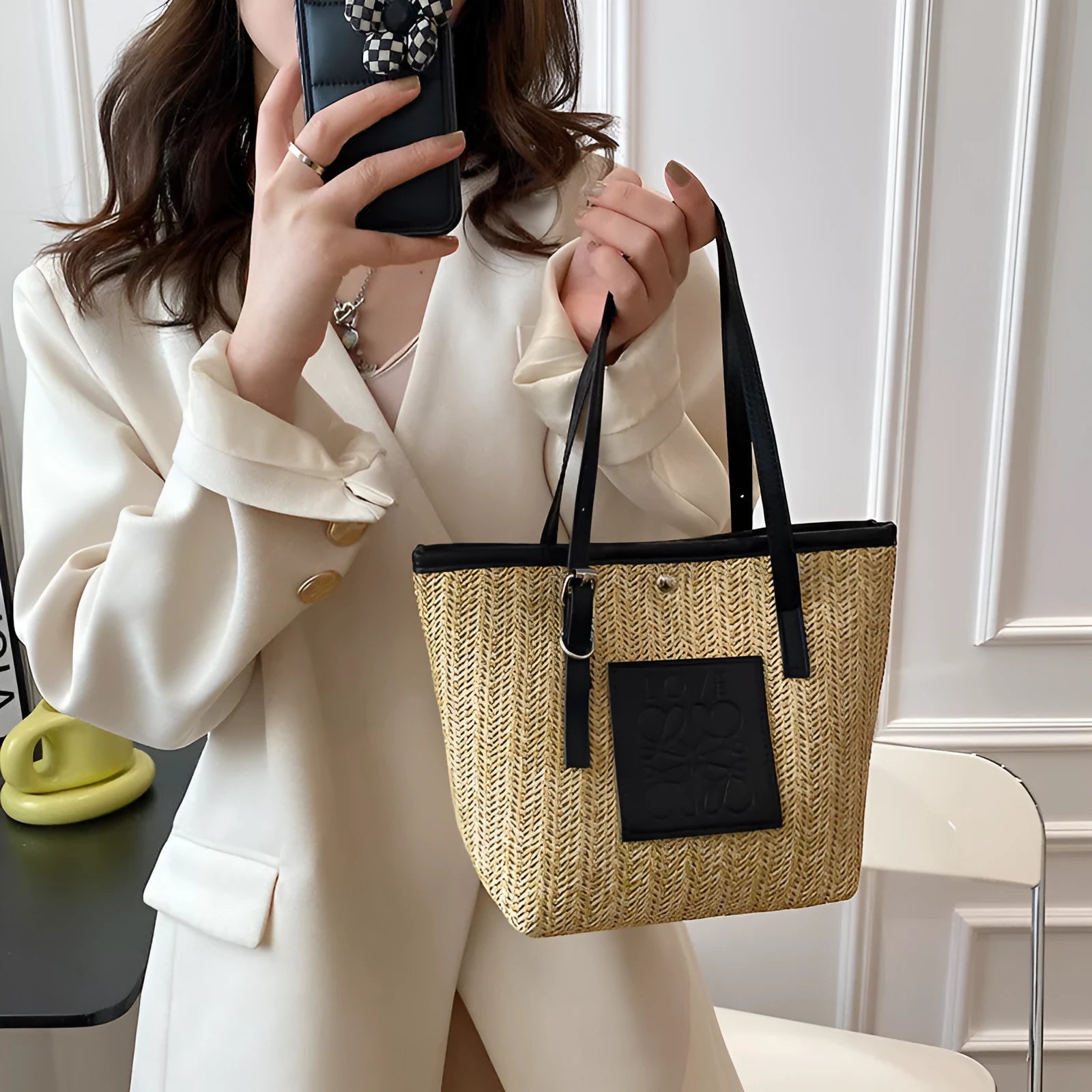 Women's straw woven shoulder bag in European retro style with three-dimensional pockets