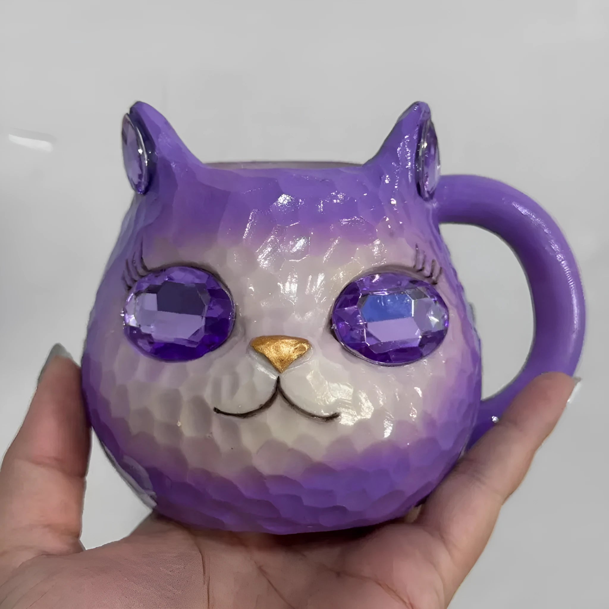 Decorative resin cat cup craft in blue, green, pink, or purple, American style.