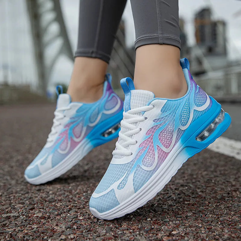 Women's casual sneaker in moonlight colour with mesh upper and light-coloured PU sole.