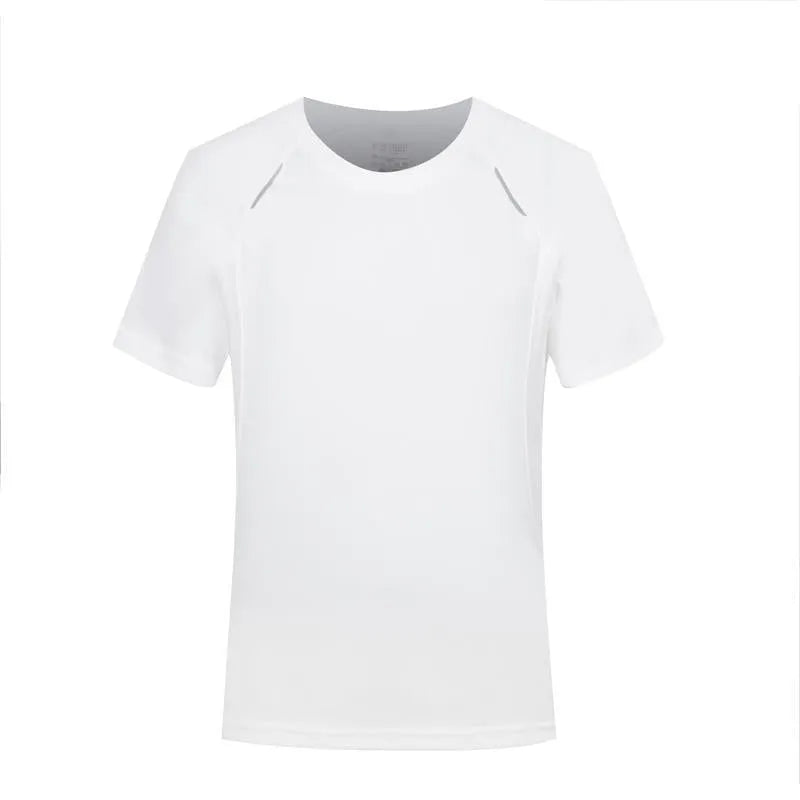 Slim fit solid colour T-shirt in viscose quick-dry fabric on a hanger.