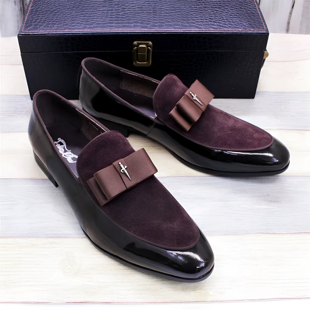 Men's glossy black patent leather low top shoes with a Tassel decoration.
