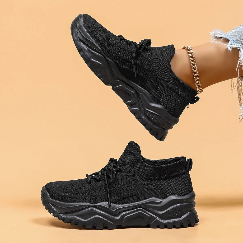 Plus size women's breathable mesh platform sports shoes in black with low top and round toe