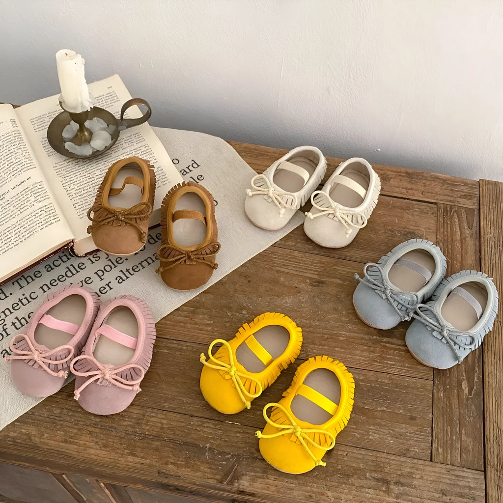 Spring genuine leather baby girl shoes with big bow and fringe, available in multiple colours