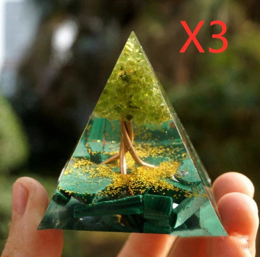 6CM Pyramid Decoration Natural Crystal Gravel Energy Tower in crystal epoxy resin