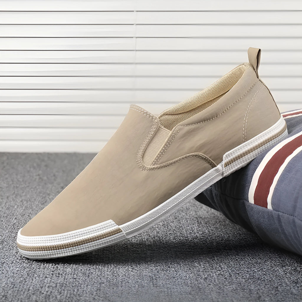 Men's low-top canvas sneakers in black orange, grey or khaki with vulcanised rubber soles