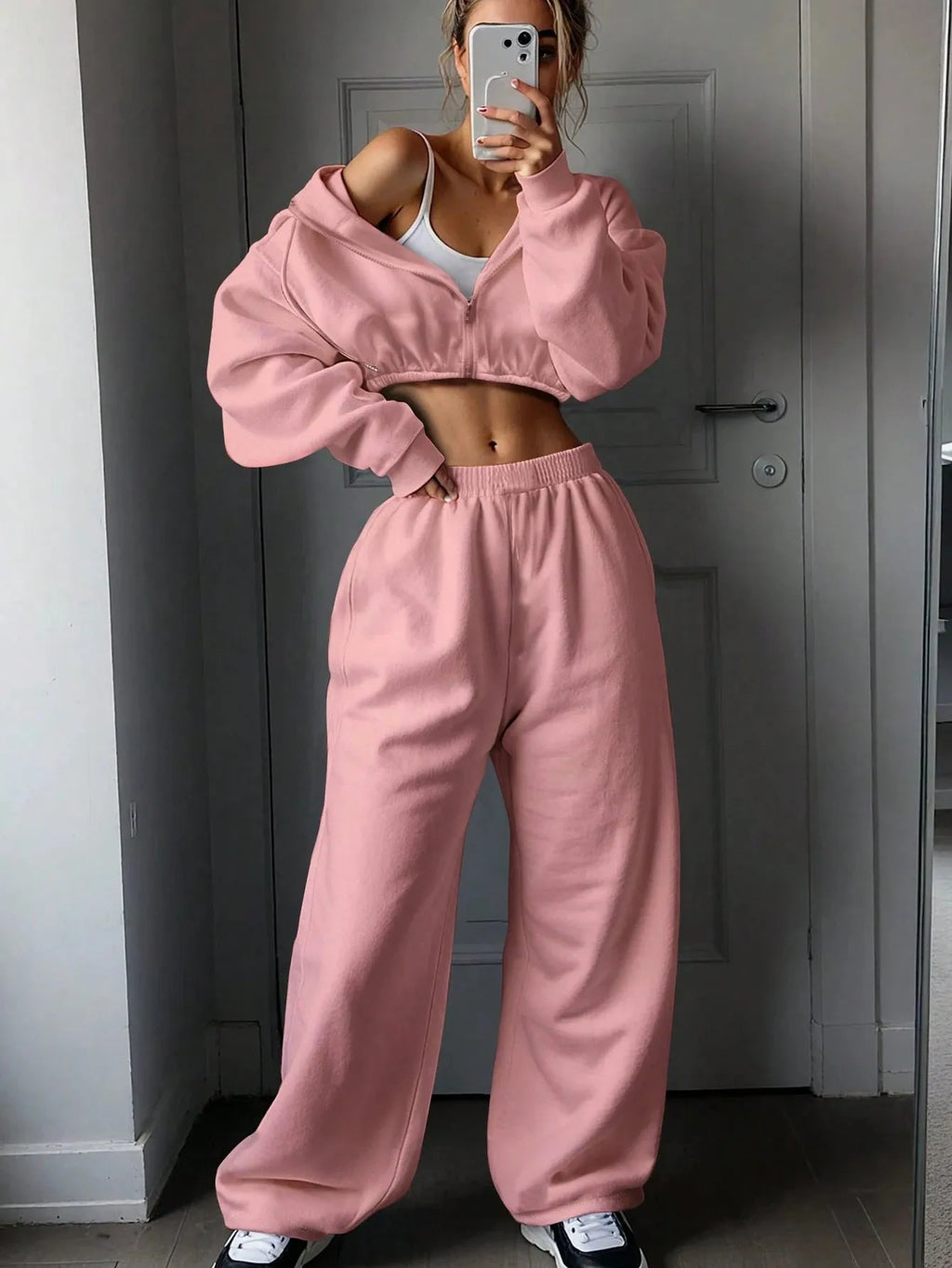 Long sleeve polyester sports leisure sweater suit two-piece set in a choice of seven colours.